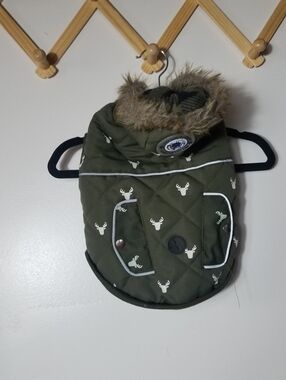 LUVGEAR DOG QUILTED OLIVE COAT WITH FAUX FUR HOOD SIZE SMALL